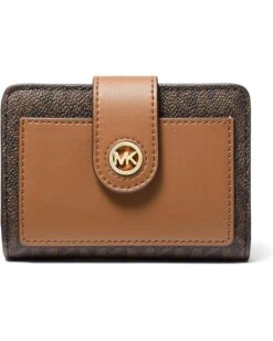 MICHAEL Michael Kors Mk Charm Small Tab Compact Pcoket Wallet | Bag and Travel Accessories -Daily Shoe Love 71eVfTHkz4L. AC SR736920